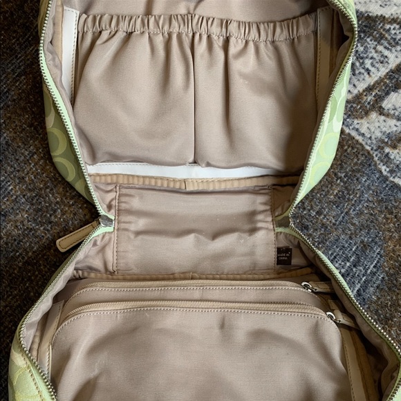 Coach Makeup Bag! Super unique and rare. - Picture 6 of 6